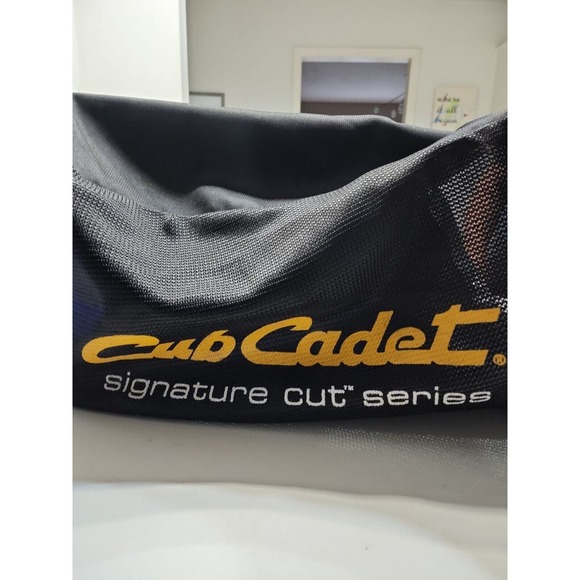 Cub Cadet Push Mower Signature Cut Series Grass Bag AGR 764-04082B - Picture 2 of 6
